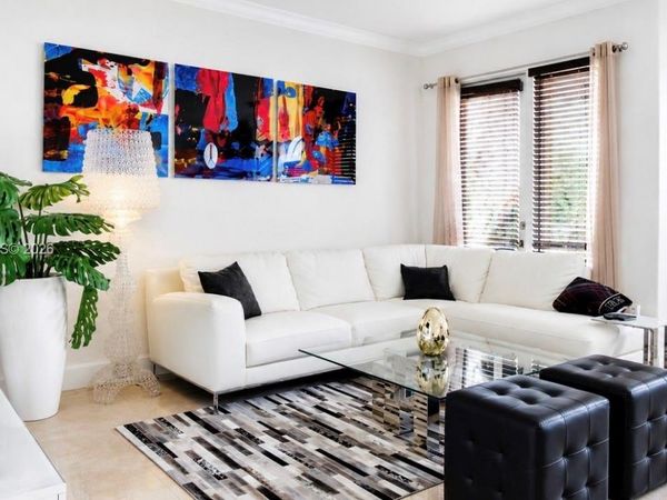 10012 NW 7th St , Unit 111, Miami, FL 33172