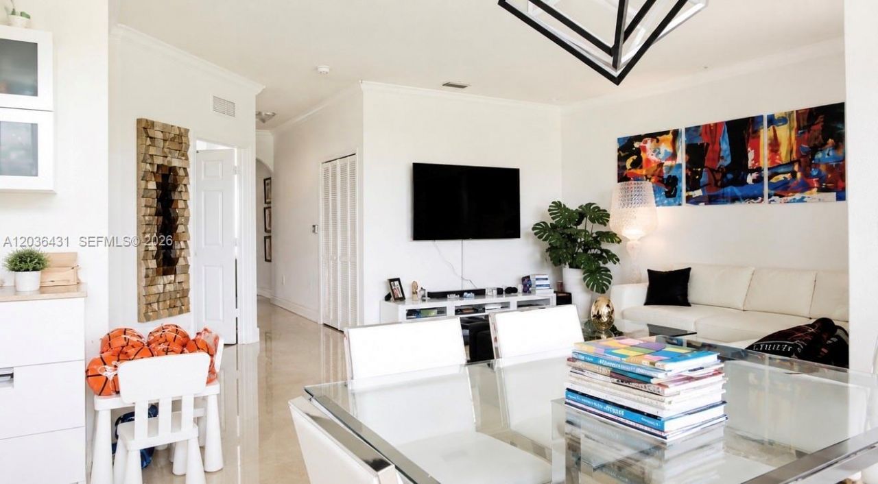 10012 NW 7th St , Unit 111, Miami, FL 33172 Photo