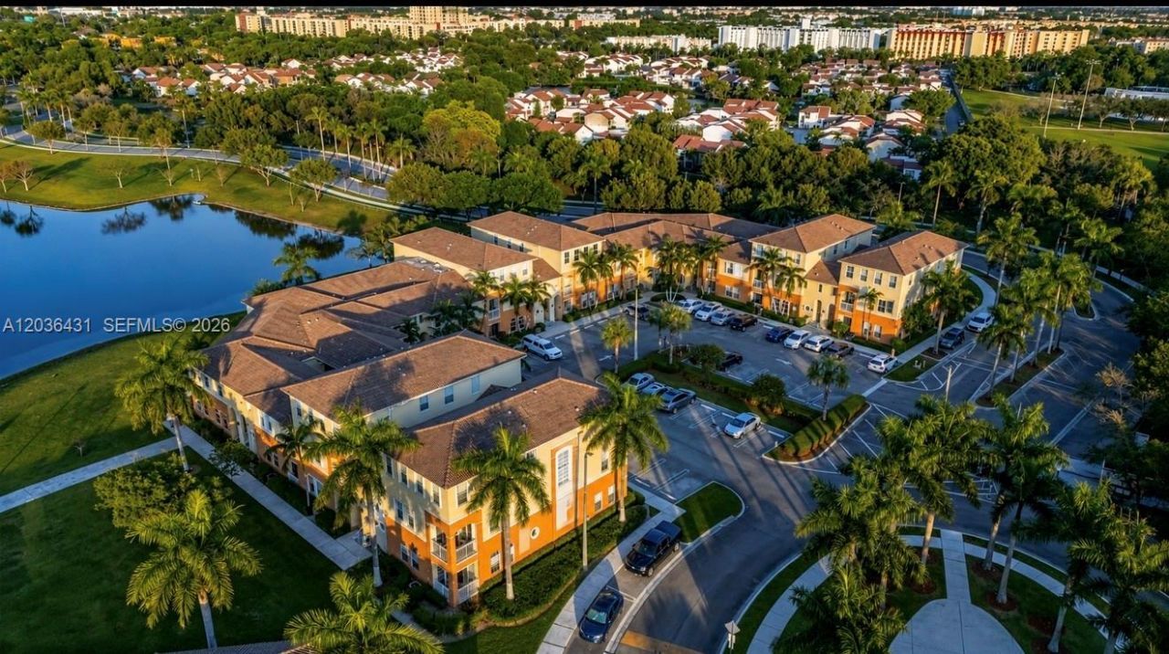 10012 NW 7th St , Unit 111, Miami, FL 33172 Photo