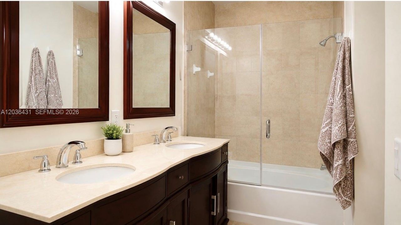 10012 NW 7th St , Unit 111, Miami, FL 33172 Photo