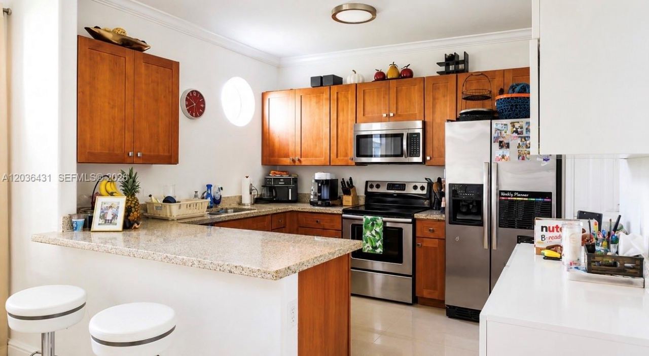 10012 NW 7th St , Unit 111, Miami, FL 33172 Photo
