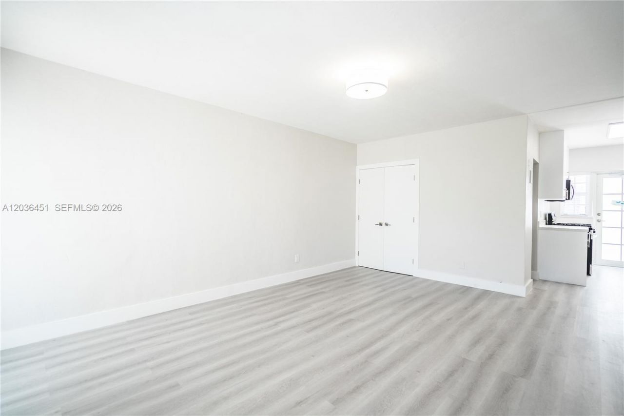 2416 Flamingo Dr, Unit 14, Miami Beach, FL 33140 Photo