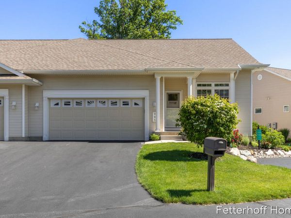 945 Kensington Street NW, Unit 122, Grand Rapids, MI 49534