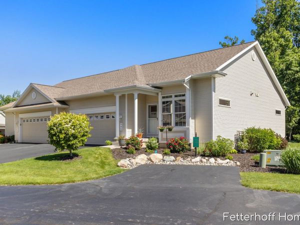 945 Kensington Street NW, Unit 122, Grand Rapids, MI 49534