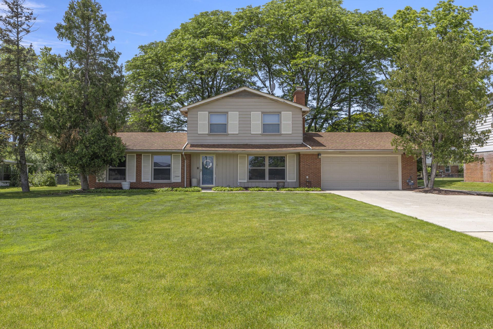 26181 Middlebelt Road, Farmington Hills, MI 48334 Main Photo
