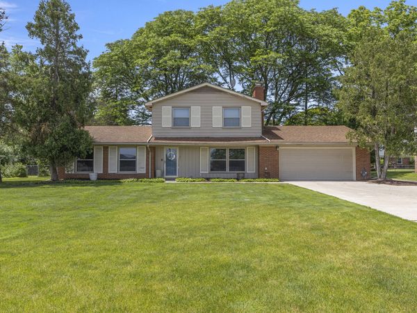 26181 Middlebelt Road, Farmington Hills, MI 48334