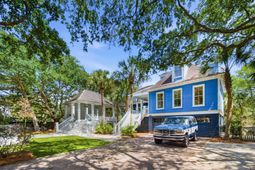 2824 Middle Street photo 4
