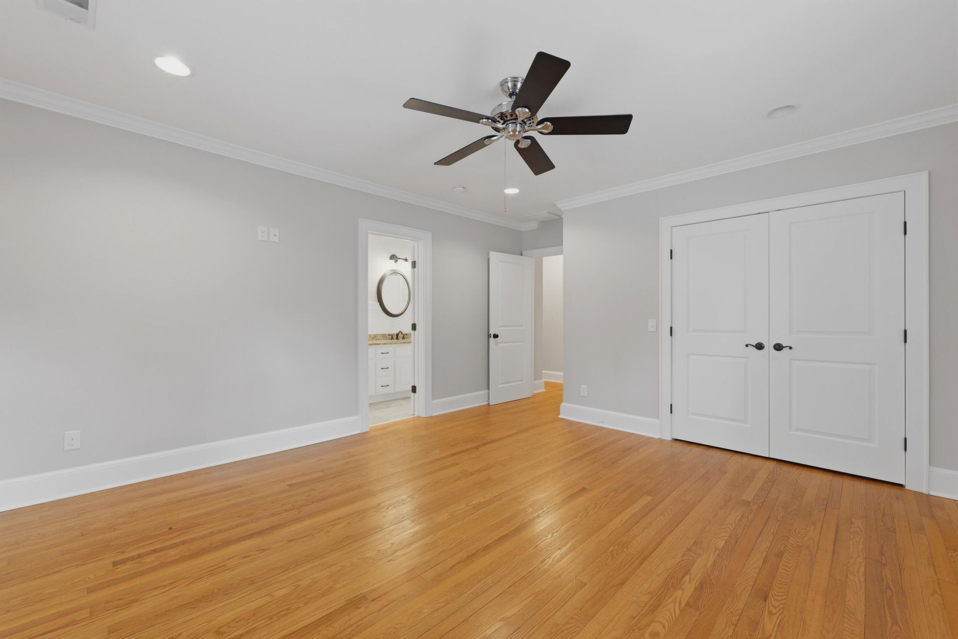 116 N Winter Street Photo 12