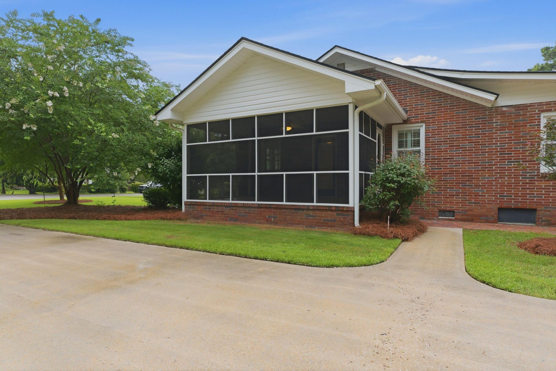 116 N Winter Street Photo 23
