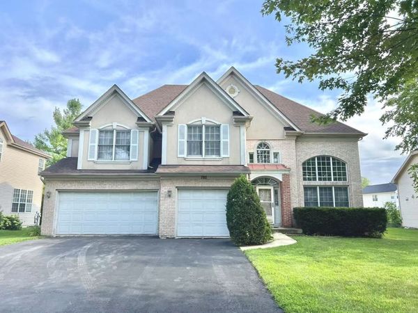 780 Sigmund Road , Naperville, IL 60563