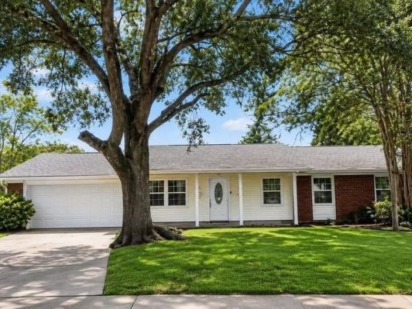 3916 GINGERBREAD Road, Alexandria, LA 71301
