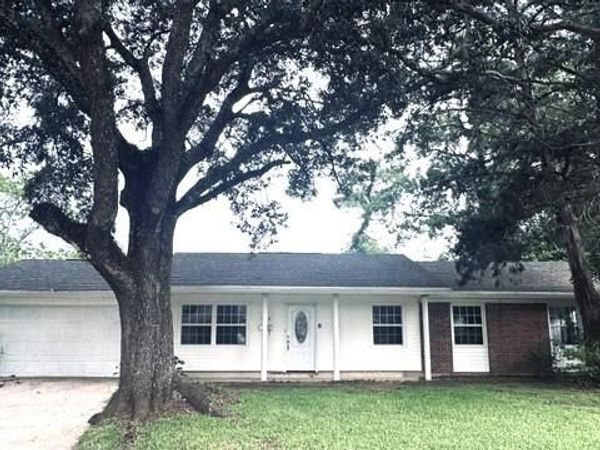 3916 GINGERBREAD Road , Alexandria, LA 71301