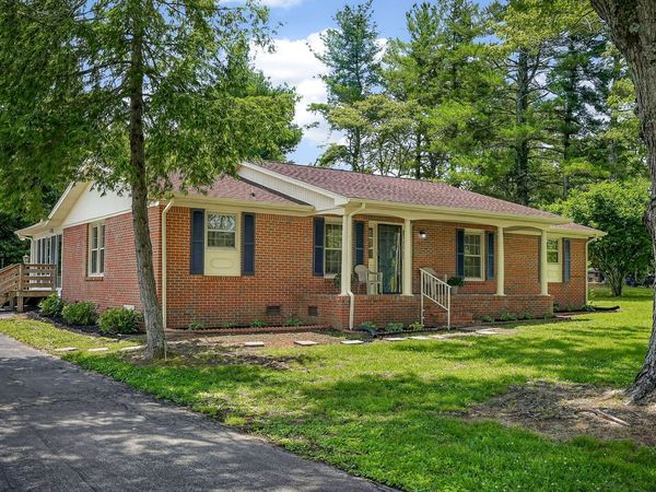 704 Anthony Ave, Smithville, TN 37166