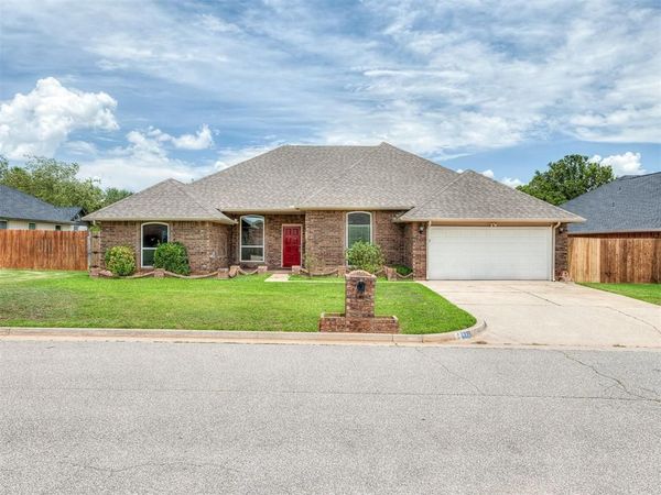 432 Cactus Road, Yukon, OK 73099