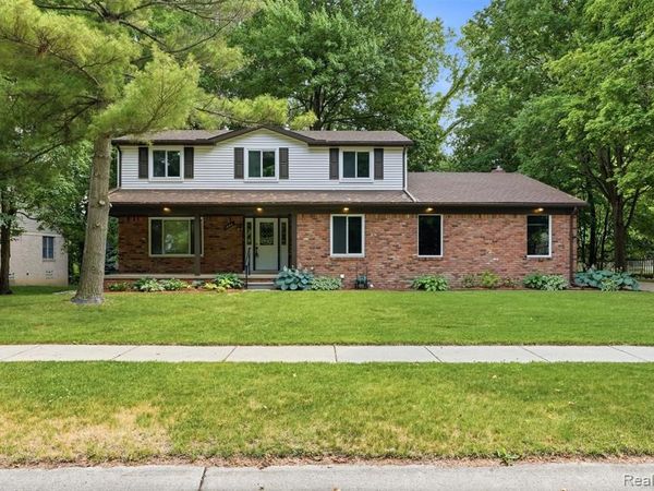1880 Welling Drive , Troy, MI 48085