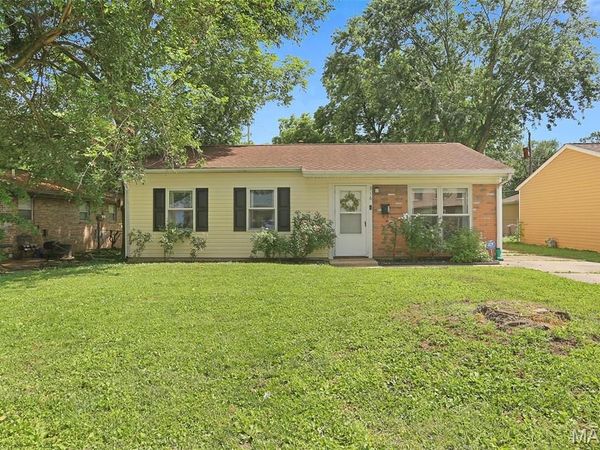 316 W I Street , Swansea, IL 62226