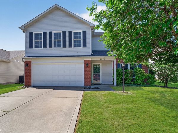 2295 Lakecrest Drive, Columbus, IN 47201