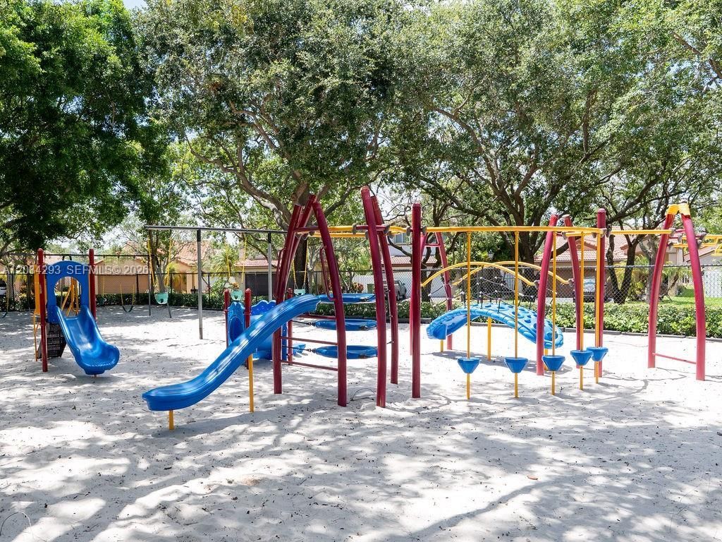 1611 Veracruz Ln, Unit 5-17, Weston, FL 33327 Photo