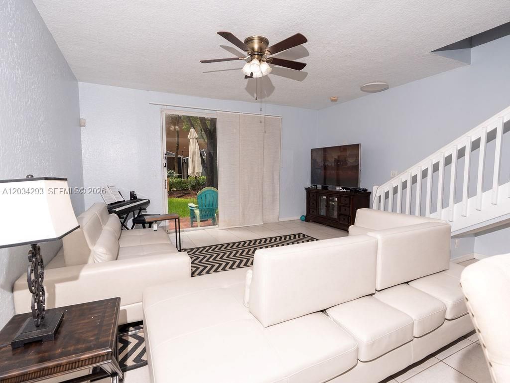 1611 Veracruz Ln, Unit 5-17, Weston, FL 33327 Photo