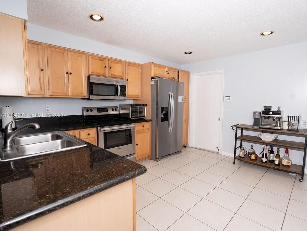 1611 Veracruz Ln, Unit 5-17, Weston, FL 33327 Photo