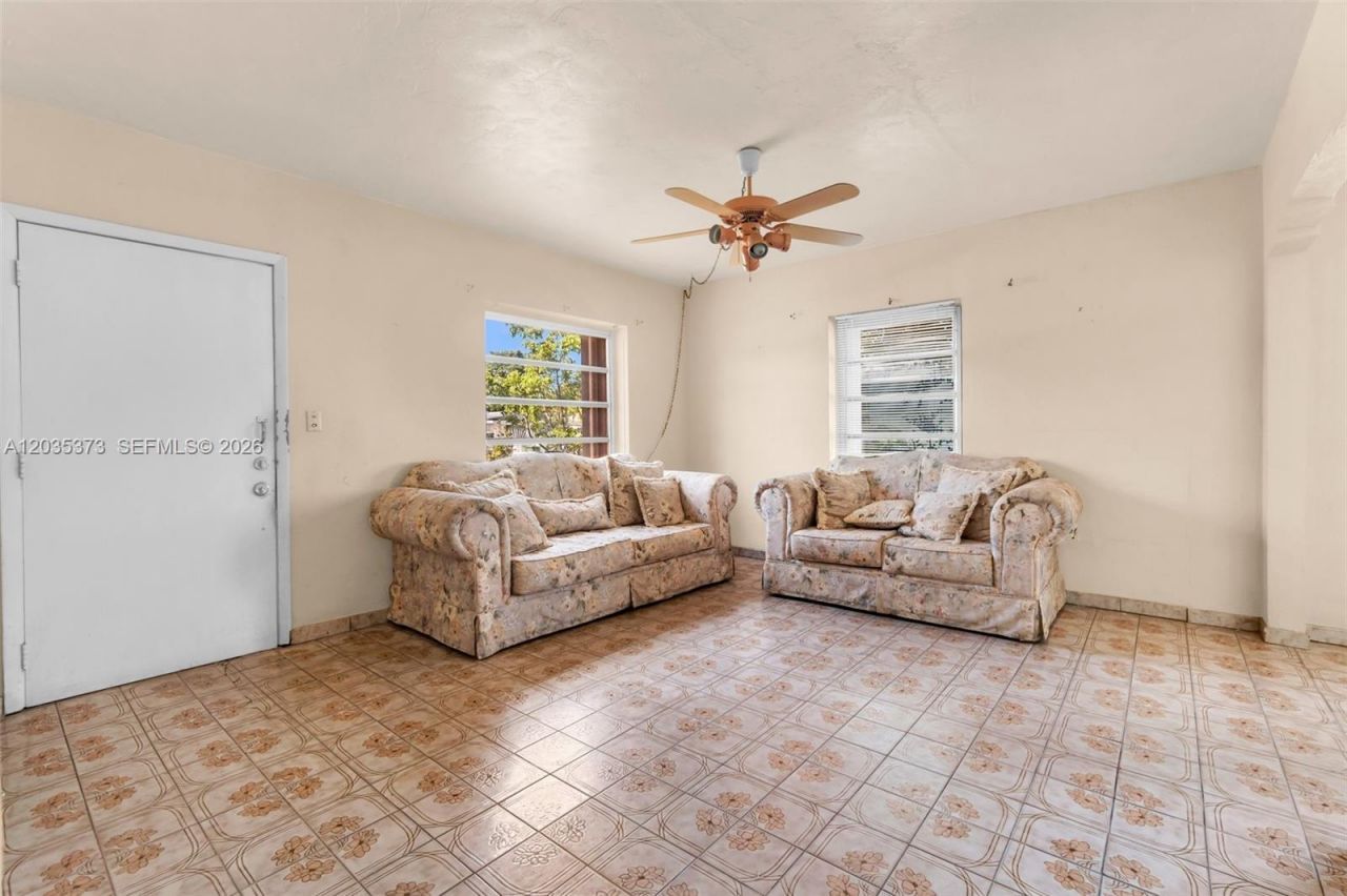 151 E 16th St, Hialeah, FL 33010 Photo