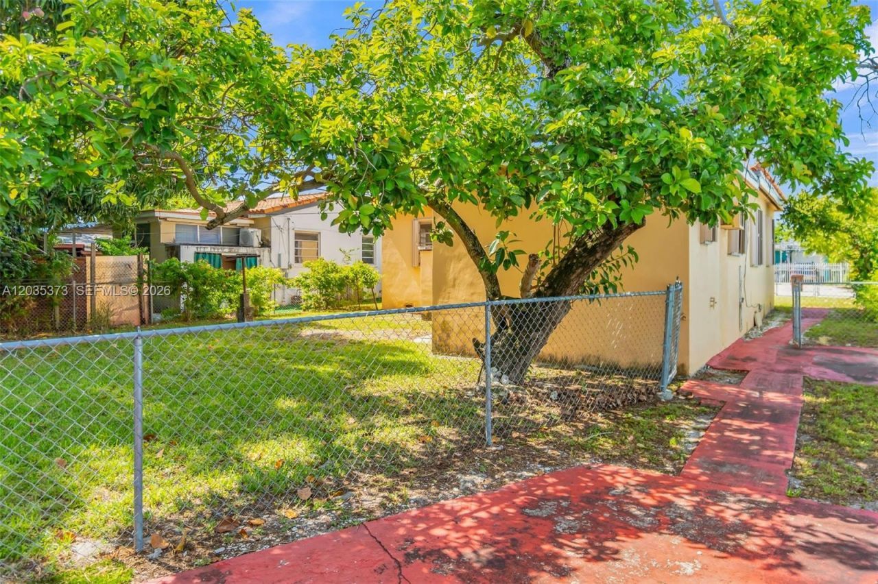 151 E 16th St, Hialeah, FL 33010 Photo
