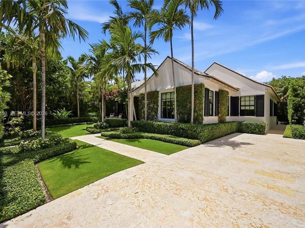 135 Chilean Ave , Palm Beach, FL 33480