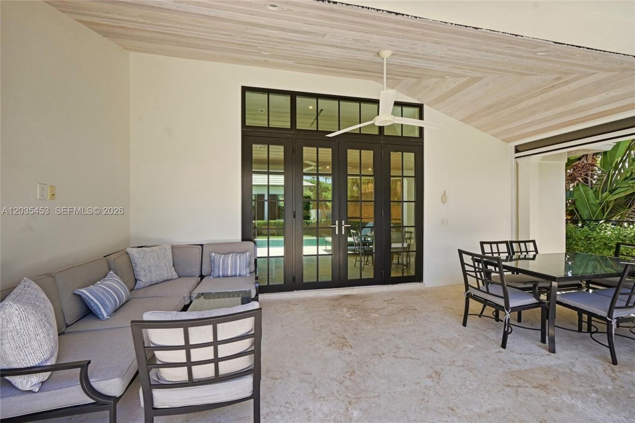 135 Chilean Ave, Palm Beach, FL 33480 Photo