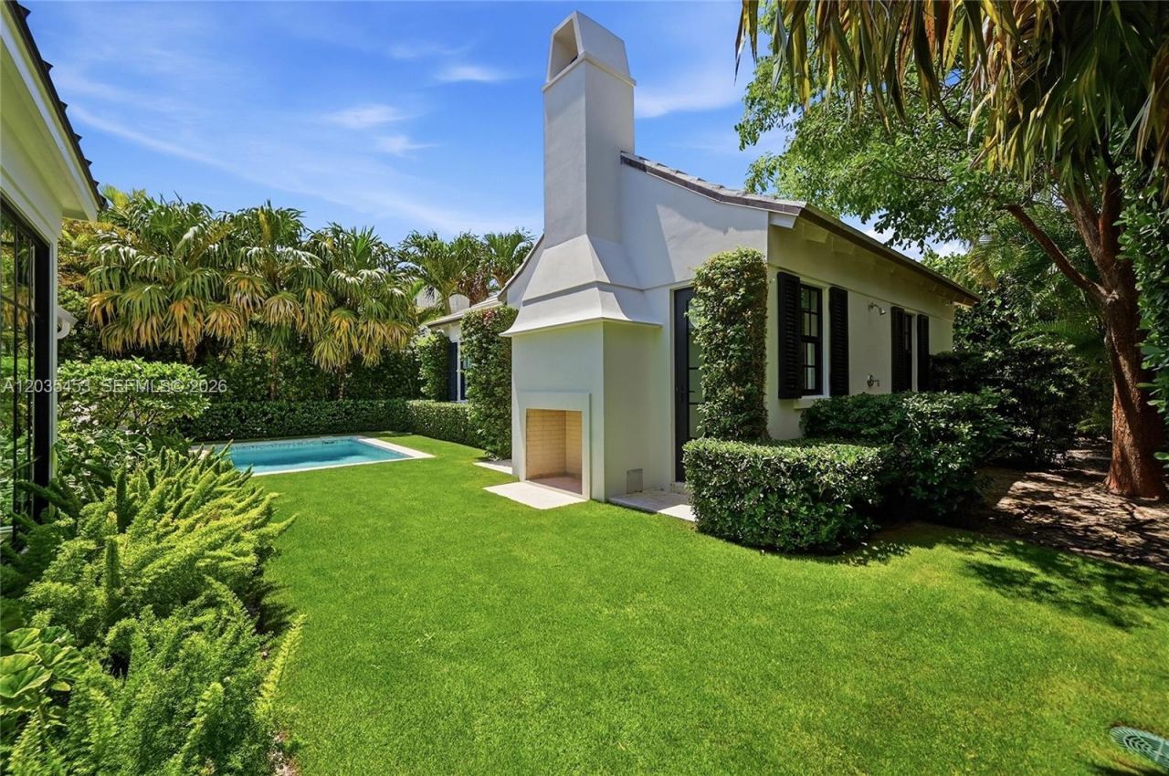 135 Chilean Ave, Palm Beach, FL 33480 Photo