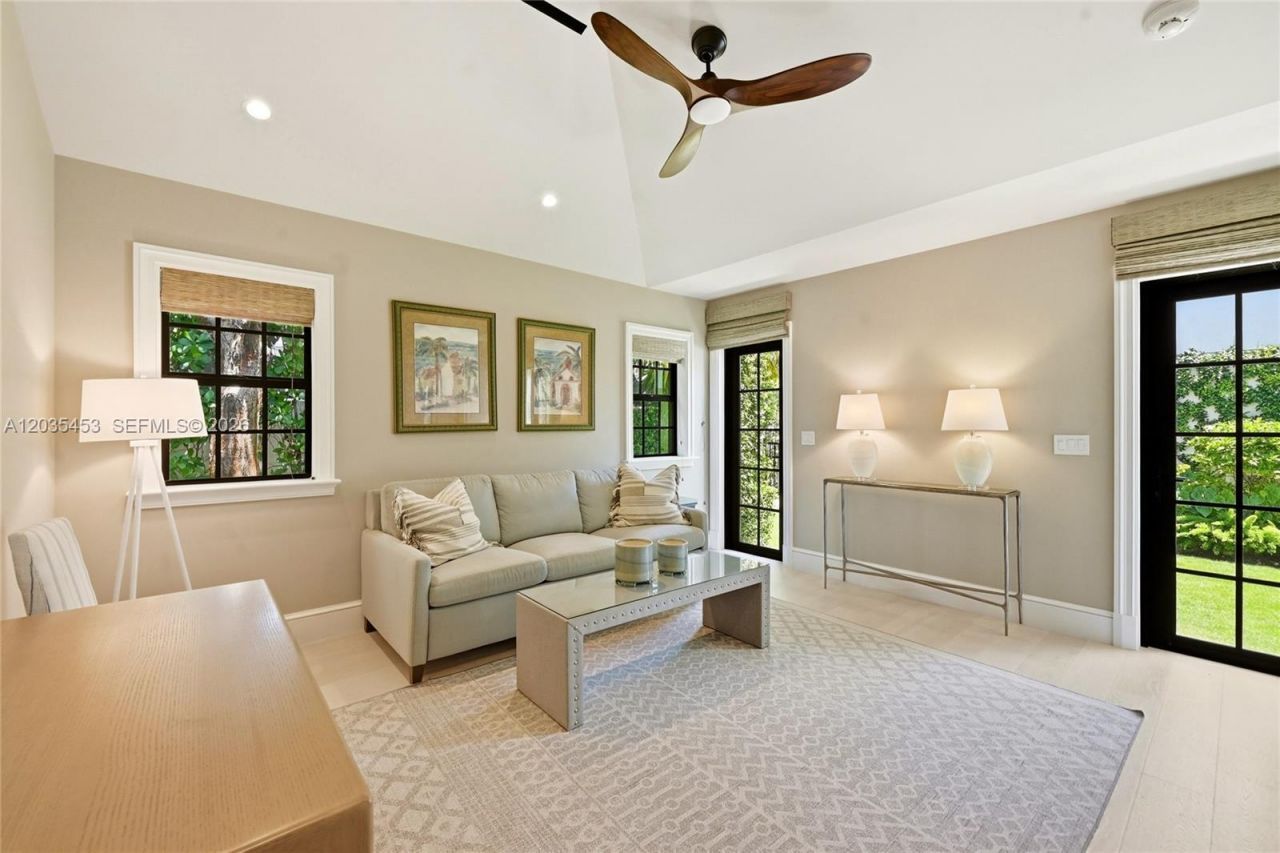 135 Chilean Ave, Palm Beach, FL 33480 Photo