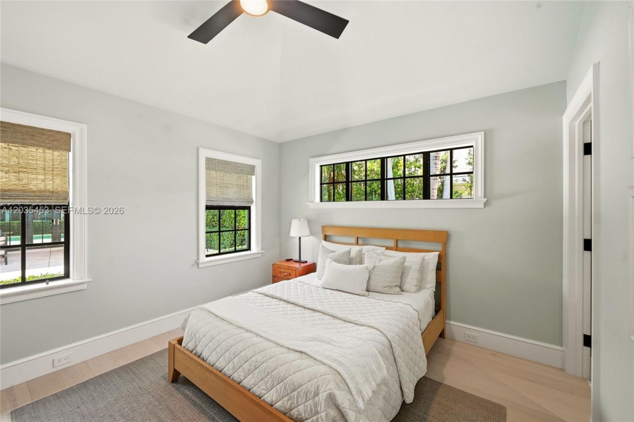 135 Chilean Ave, Palm Beach, FL 33480 Photo