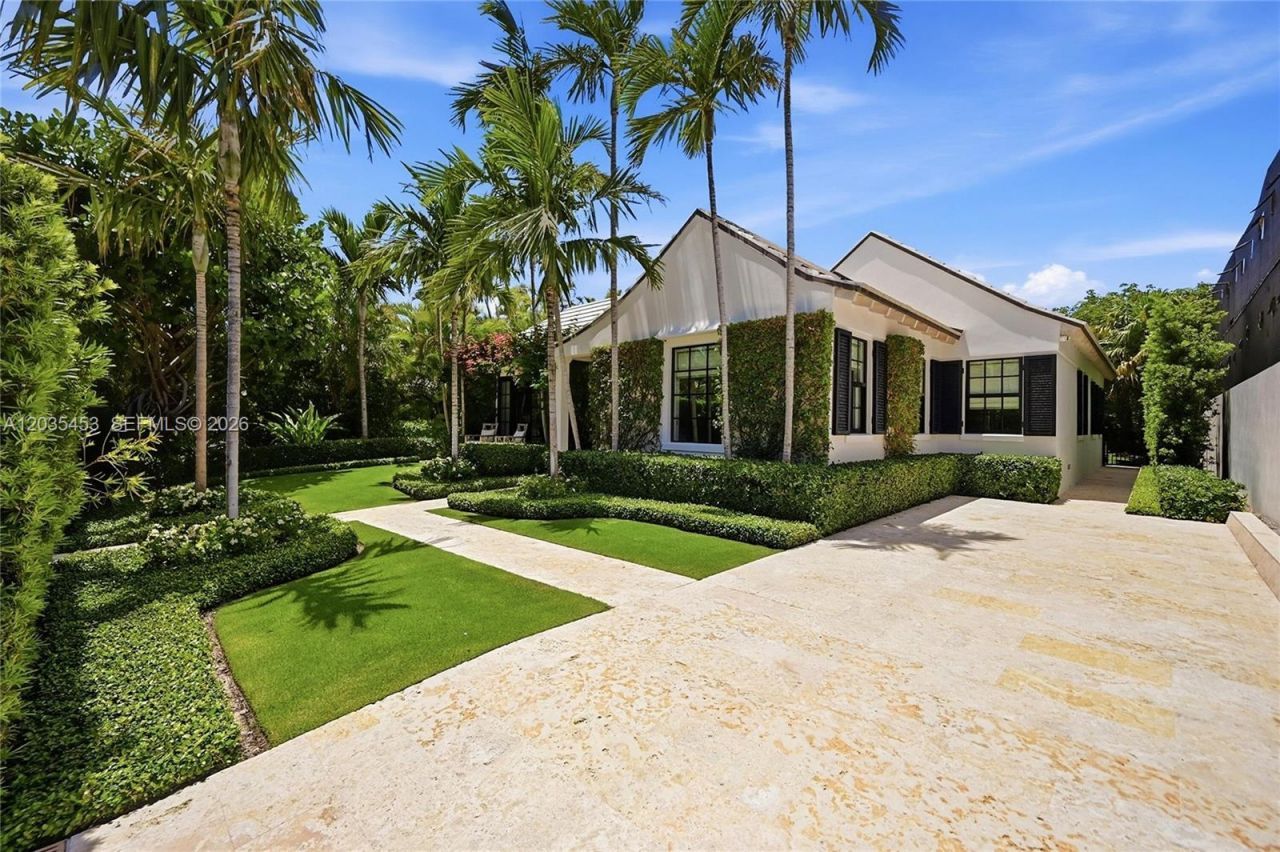 135 Chilean Ave, Palm Beach, FL 33480 Photo