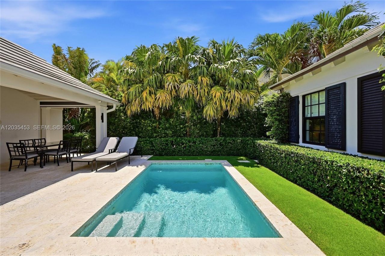 135 Chilean Ave, Palm Beach, FL 33480 Photo