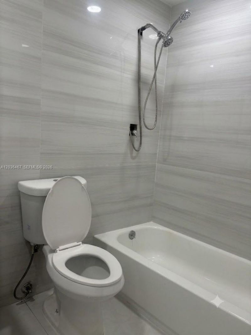 1321 NE 212th Ter , Unit 2, Miami, FL 33179 Photo