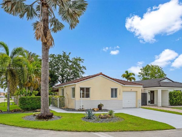14365 SW 175th Ter, Miami, FL 33177