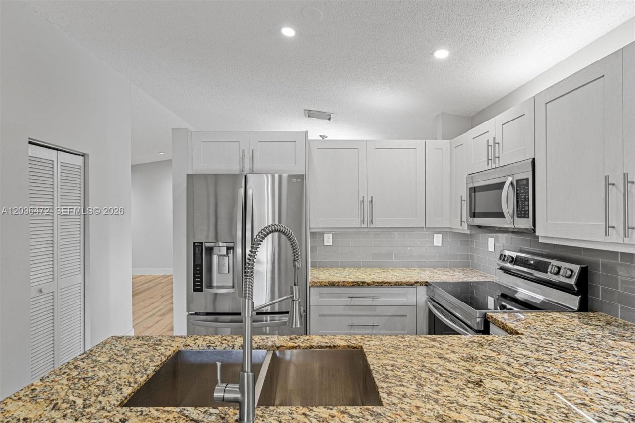 14365 SW 175th Ter, Miami, FL 33177 Photo
