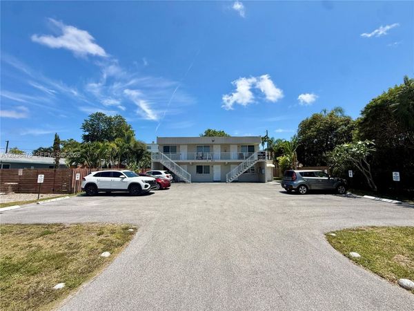 912 NE 17th Ct , Unit 4, Fort Lauderdale, FL 33305