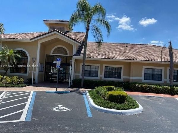 300 W Palm Cir W , Unit 208, Pembroke Pines, FL 33025