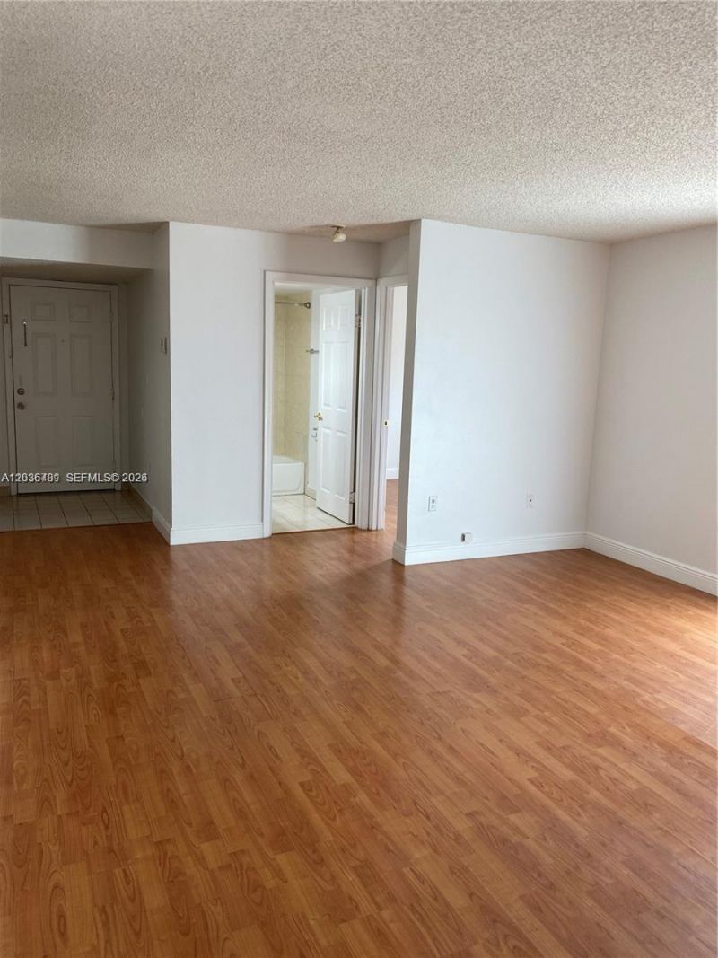 300 W Palm Cir W, Unit 208, Pembroke Pines, FL 33025 Photo
