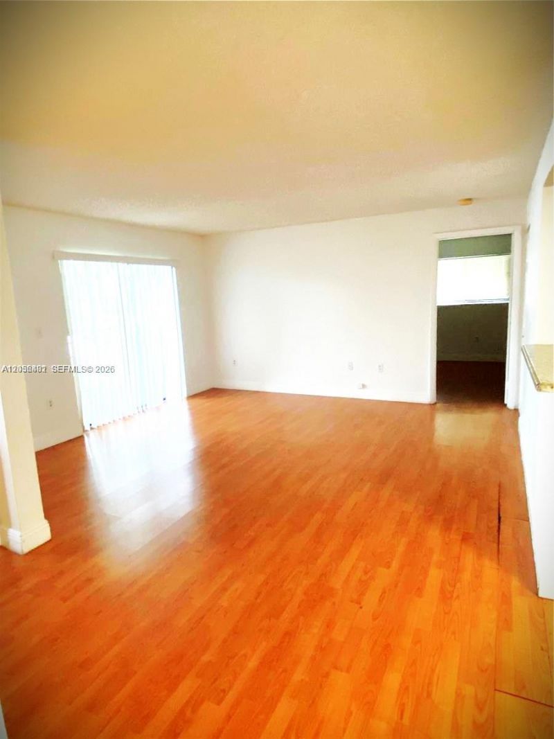 300 W Palm Cir W, Unit 208, Pembroke Pines, FL 33025 Photo