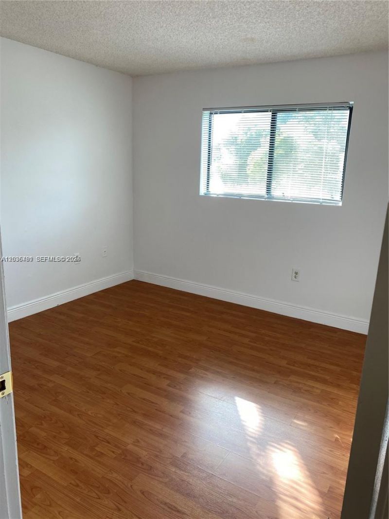 300 W Palm Cir W, Unit 208, Pembroke Pines, FL 33025 Photo