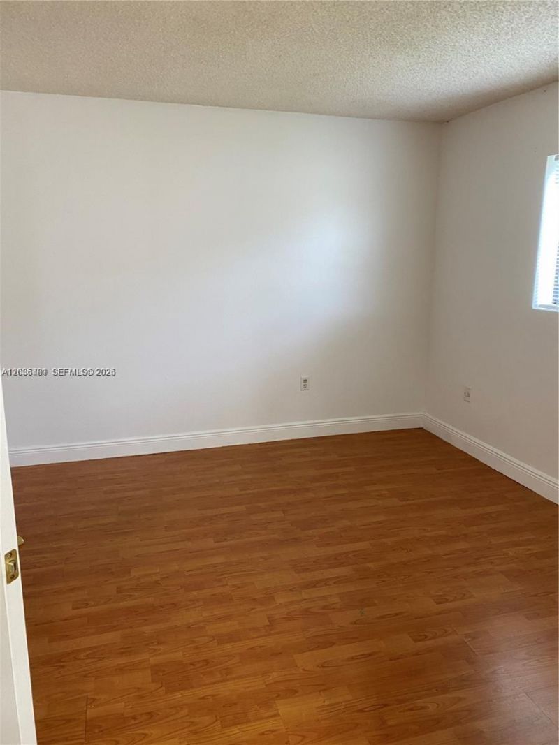 300 W Palm Cir W, Unit 208, Pembroke Pines, FL 33025 Photo