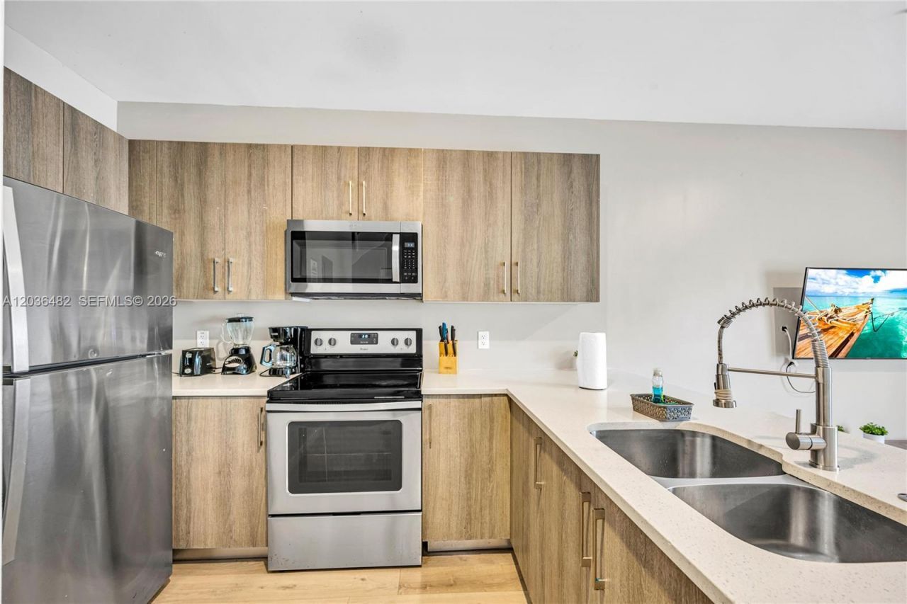 170 NW 158th St , Unit 2, Miami, FL 33169 Photo