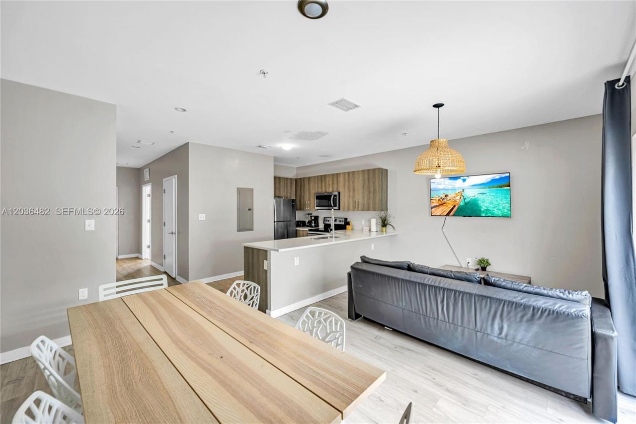 170 NW 158th St , Unit 2, Miami, FL 33169 Photo