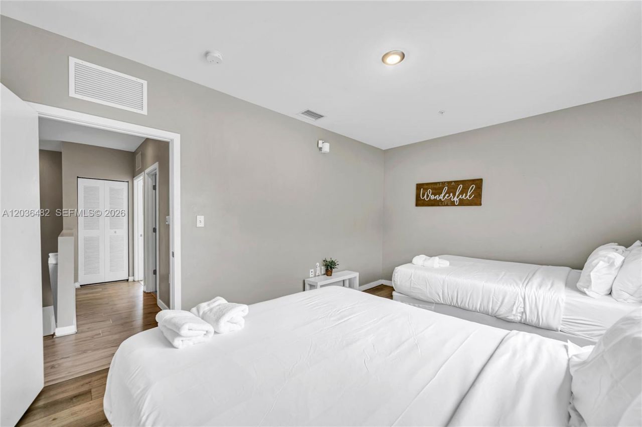 170 NW 158th St , Unit 2, Miami, FL 33169 Photo