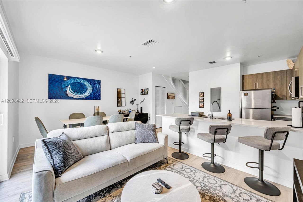 170 NW 158th St , Unit 2, Miami, FL 33169 Photo