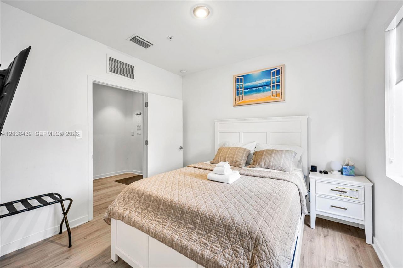 170 NW 158th St , Unit 2, Miami, FL 33169 Photo