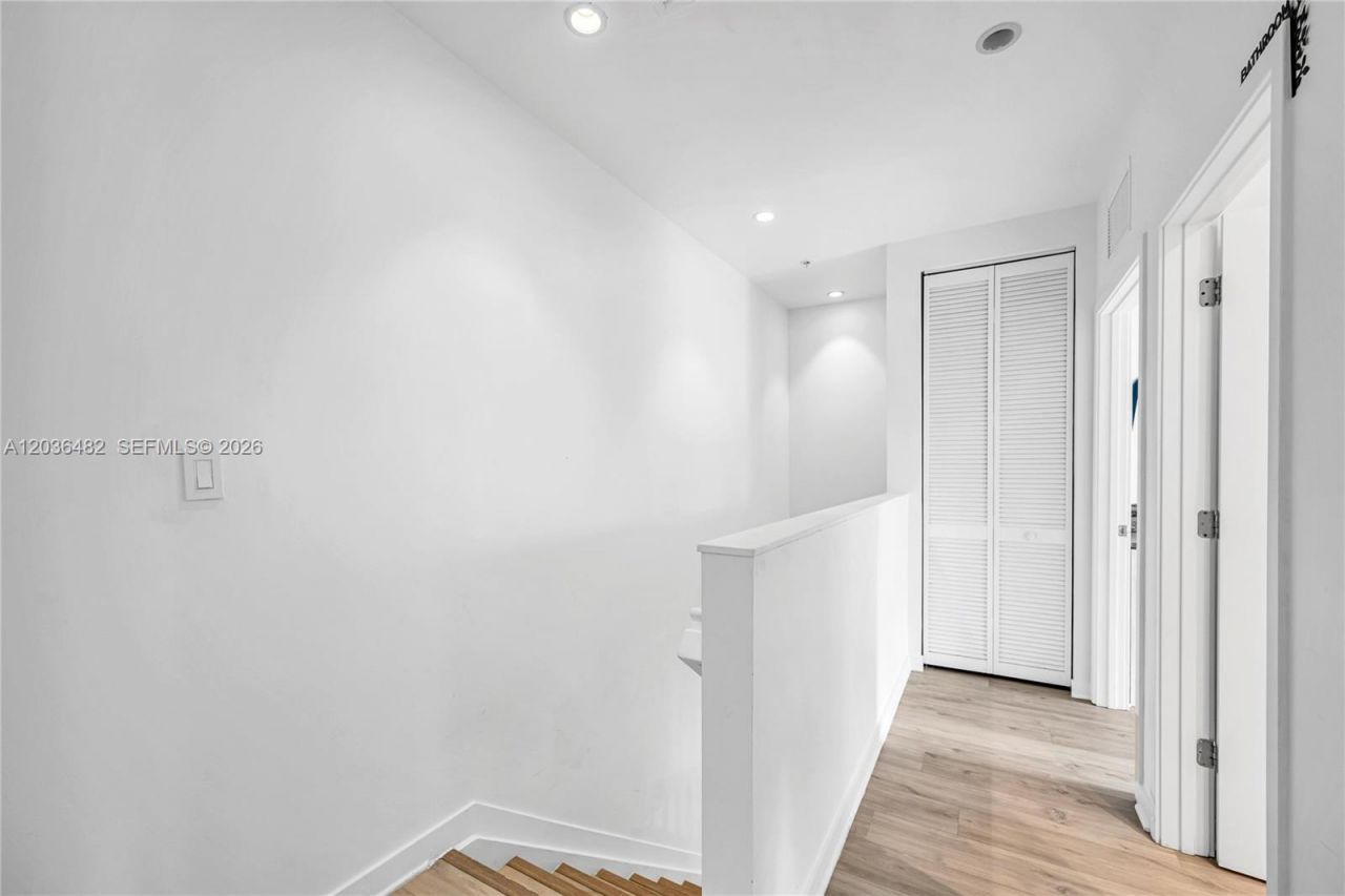 170 NW 158th St , Unit 2, Miami, FL 33169 Photo