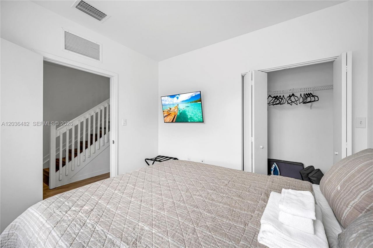 170 NW 158th St , Unit 2, Miami, FL 33169 Photo