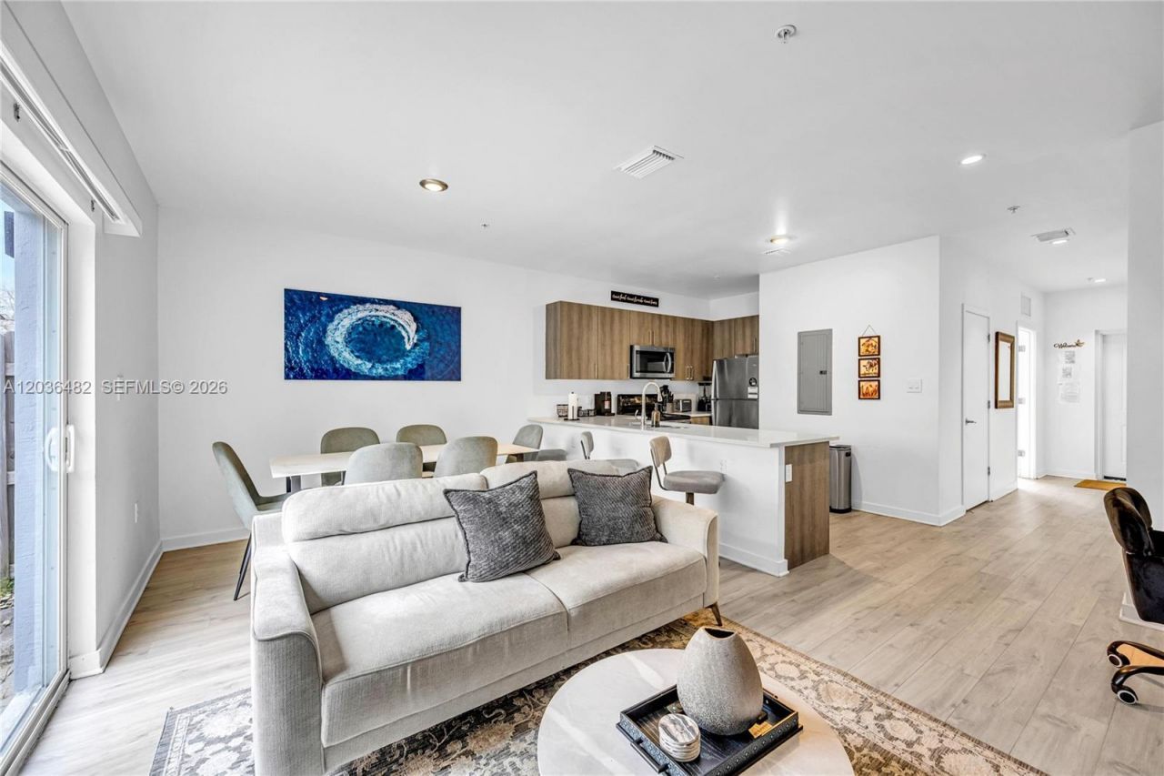 170 NW 158th St , Unit 2, Miami, FL 33169 Photo